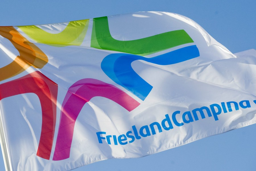 Vlag-FrieslandCampina-4-900x600
